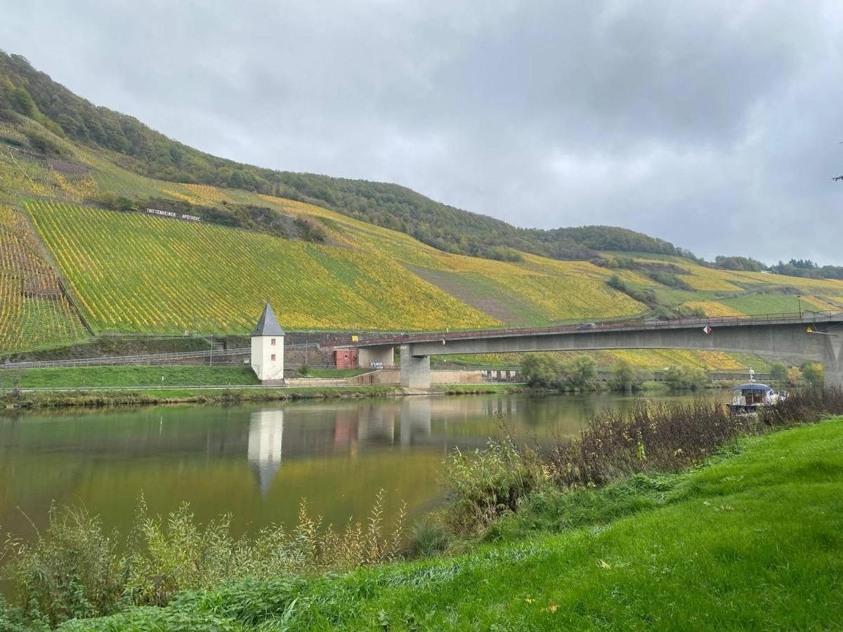 Hotel Krone Riesling Trittenheim Exterior foto