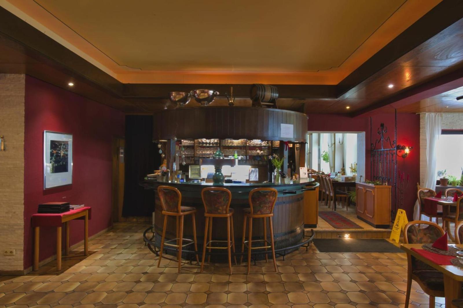 Hotel Krone Riesling Trittenheim Exterior foto